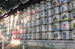 Sake Fässer im Meiji-Schrein
